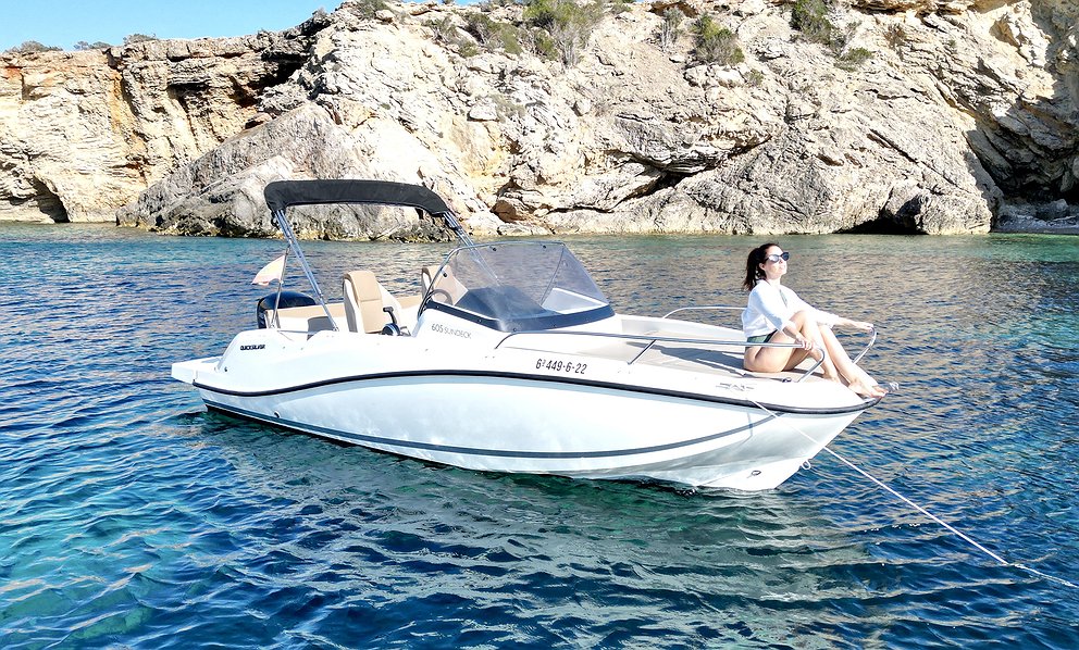Quicksilver 605 Sundeck de Charter for you en Ibiza